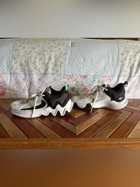 Nike Giannis Immortality 2 'White Barely Volt size 5Y